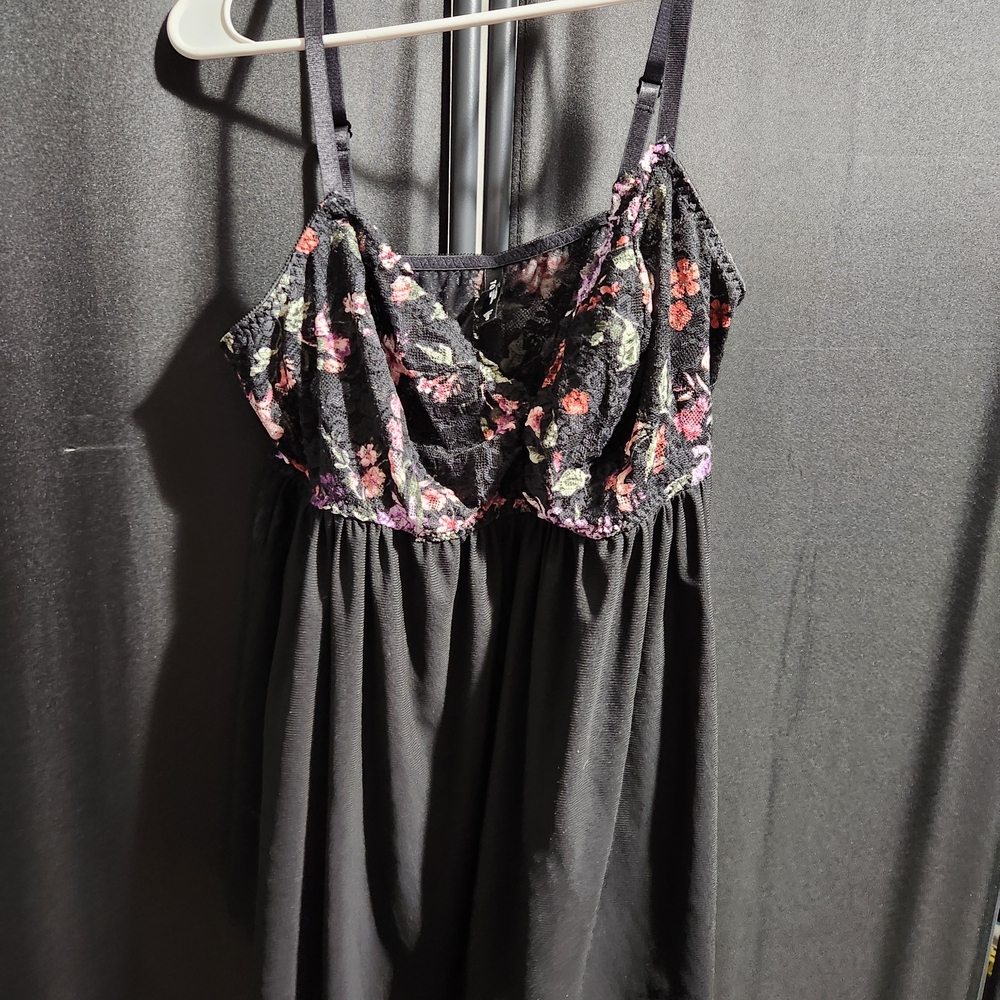 Floral Lace Chemise - Black